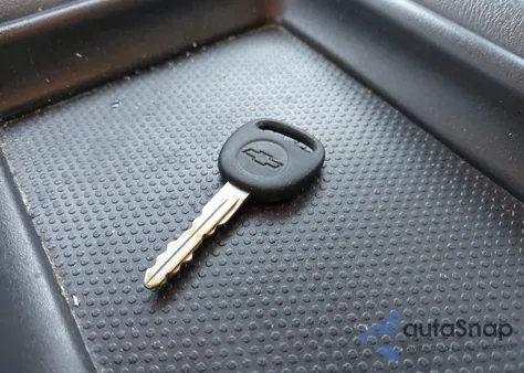 2004 Chevrolet Silverado 1500 Ls из США, поврежденный, VIN 2GCEC19V841115473